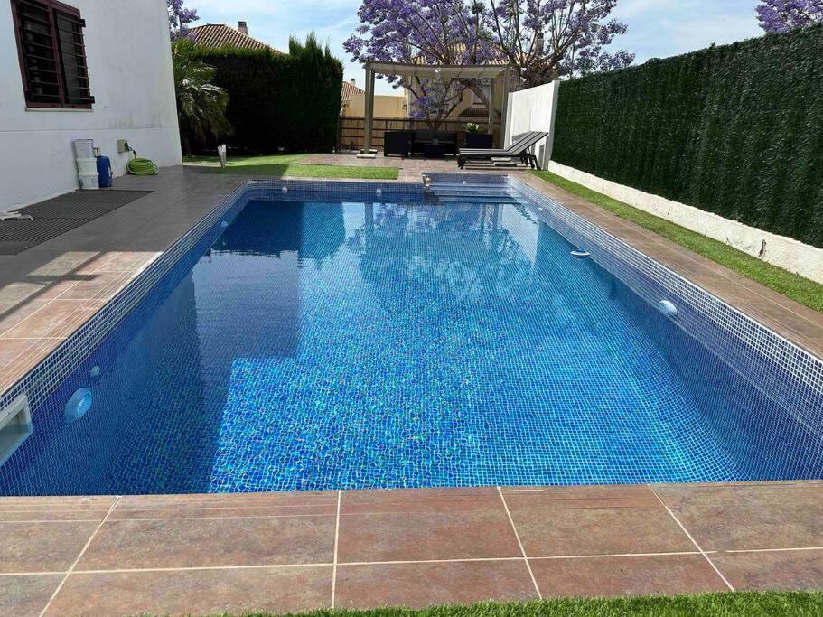 Modern 5-Bedroom Villa With Pool Montequinto Εξωτερικό φωτογραφία