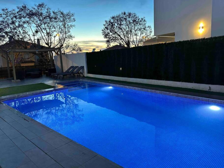 Modern 5-Bedroom Villa With Pool Montequinto Εξωτερικό φωτογραφία