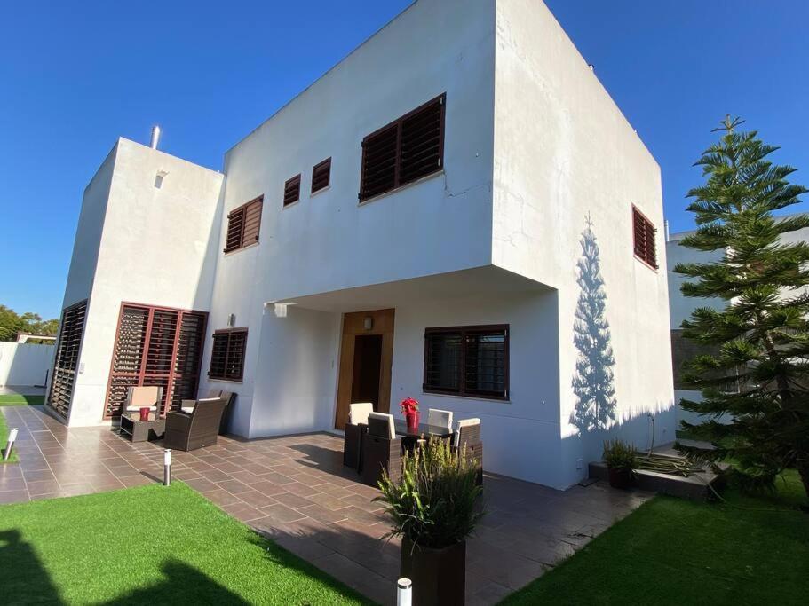 Modern 5-Bedroom Villa With Pool Montequinto Εξωτερικό φωτογραφία