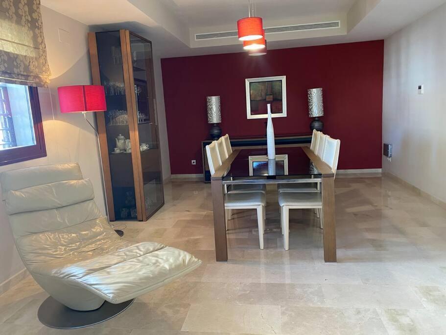 Modern 5-Bedroom Villa With Pool Montequinto Εξωτερικό φωτογραφία