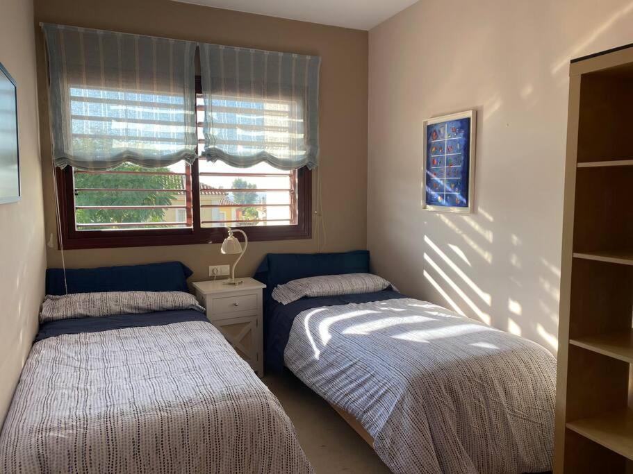 Modern 5-Bedroom Villa With Pool Montequinto Εξωτερικό φωτογραφία