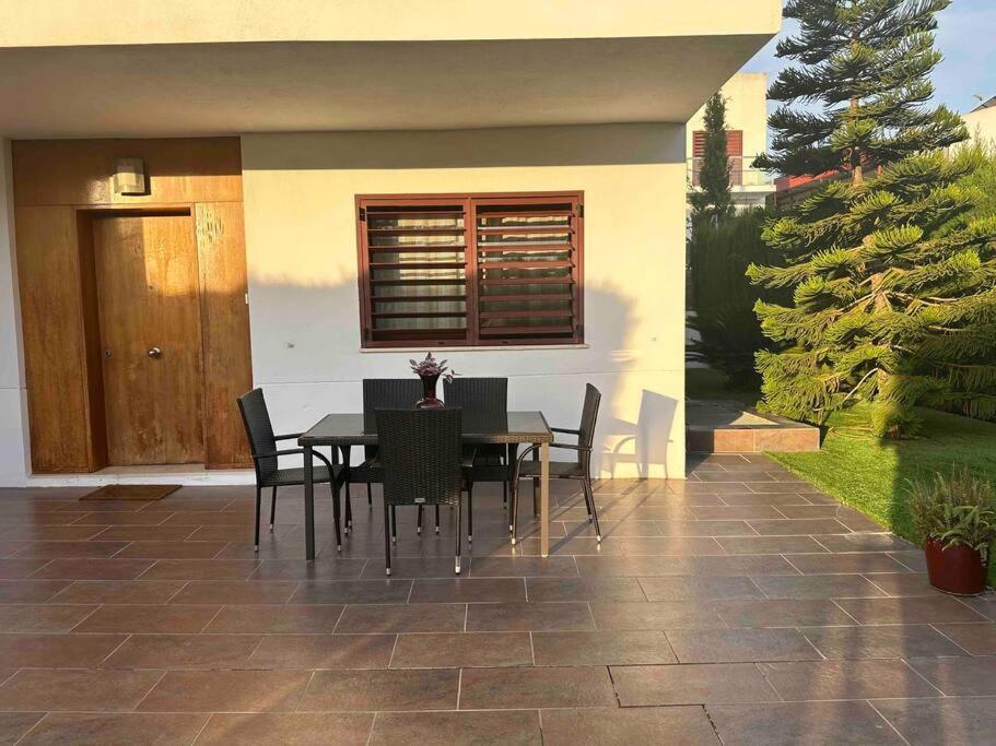 Modern 5-Bedroom Villa With Pool Montequinto Εξωτερικό φωτογραφία